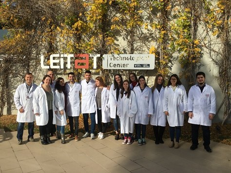 Alumnes del Grau d'Enginyeria de Tecnologia i Disseny Tèxtil visiten el LEITAT