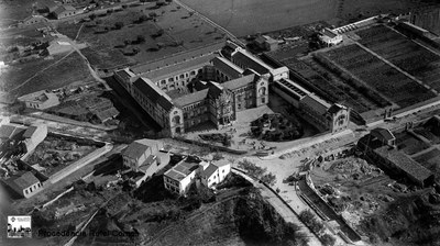 El vestíbul modernista de l’ESEIAAT de la UPC acull l’exposició fotogràfica  “L’Escola Industrial al primer mig segle d’existència”