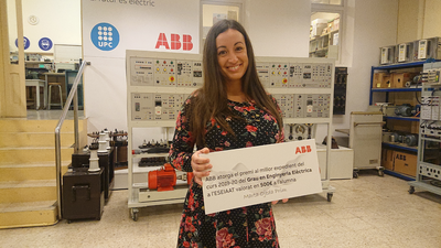L’empresa ABB  lliura a  Marta Ojeda el premi al millor expedient acadèmic  en el grau d’ Enginyeria Elèctrica de la UPC-ESEIAAT