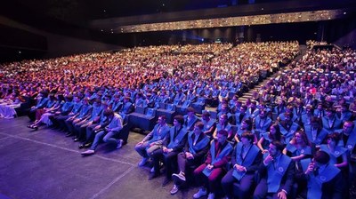 L’ESEIAAT de la UPC gradua més de 800 enginyeres i enginyers altament qualificats en un acte al que han  assistit 2.500 persones