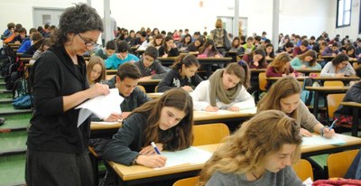 Estudiants a les proves Cangur