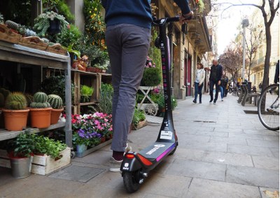 Mou-te per Terrassa amb bicicletes o patinets elèctrics públics!!